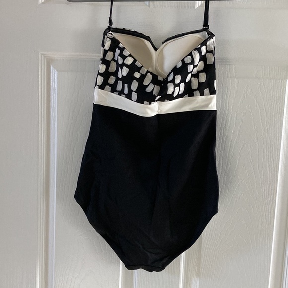 NWOT Swimsuit Sz Small - Picture 2 of 4
